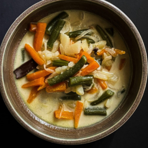 6 Easy Steps to Make Aviyal Recipe – Wholesome, Flavorful & Vibrant Vegetable Medley